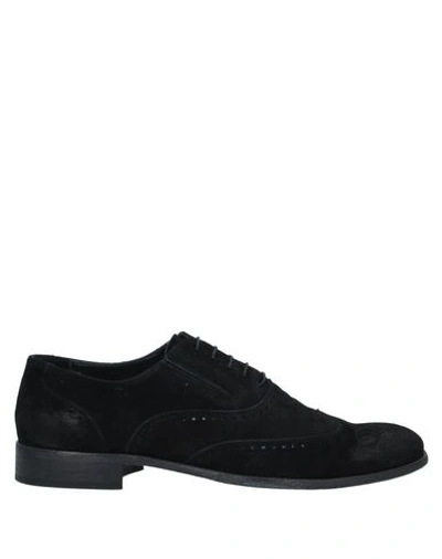 Mirage Laced Shoes In Black
