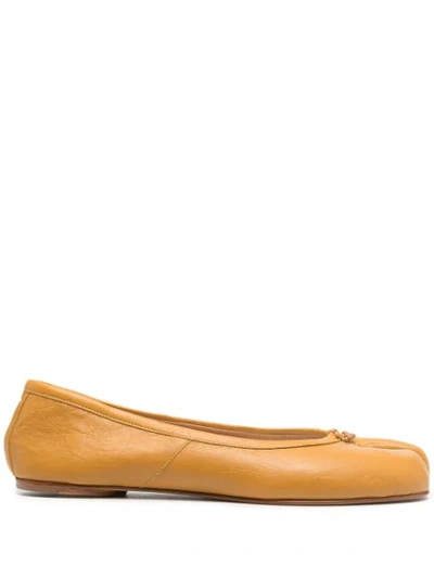 Maison Margiela 10mm Tabi Vintage Leather Ballerinas In Yellow