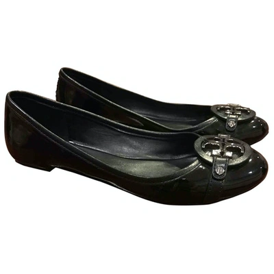 Pre-owned Tory Burch Patent Leather Ballet Flats In Black