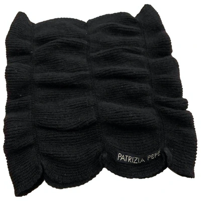 Pre-owned Patrizia Pepe Wool Choker In Black