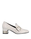 Roger Vivier Loafers In Ivory