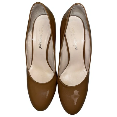 Pre-owned Carlo Pazolini Patent Leather Heels In Camel