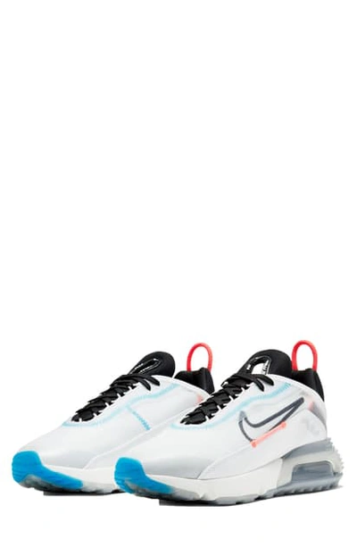 Nike Air Max 2090 Sneaker In White/ Black