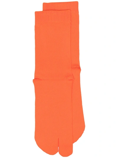 Maison Margiela Ribbed-detail Tabi Socks In Orange