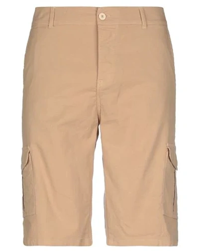 Alpha Studio Shorts & Bermuda Shorts In Camel