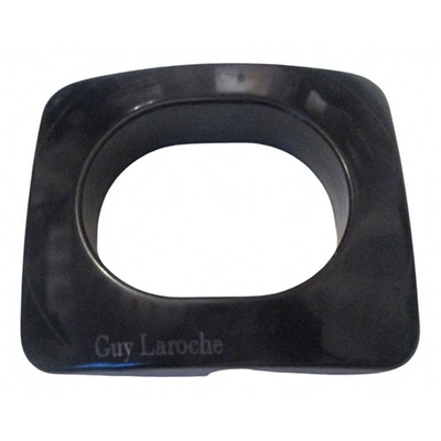 Pre-owned Guy Laroche Black Plastic Bracelet