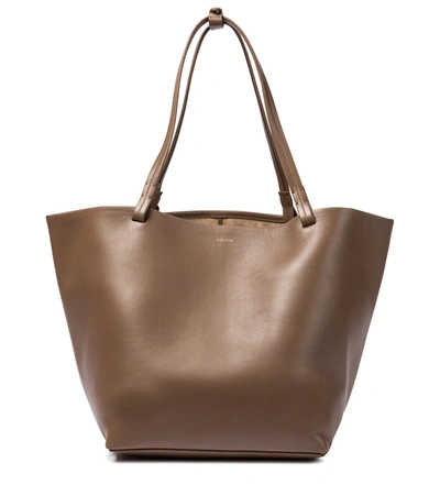 The Row Park Medium Leather Shopper In Brown