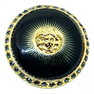 Pre-owned Versace Medusa Pin & Brooche In Gold