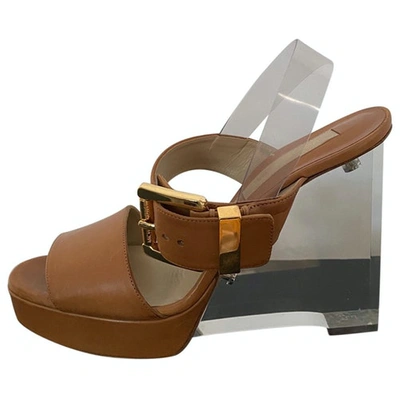 Pre-owned Michael Kors Leather Sandal In Camel