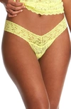 HANKY PANKY SIGNATURE LACE LOW RISE THONG,4911