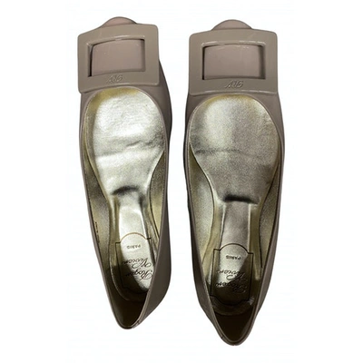 Pre-owned Roger Vivier Patent Leather Ballet Flats In Grey
