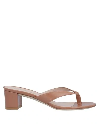 Stuart Weitzman Toe Strap Sandals In Camel