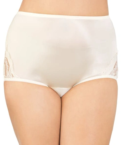 Vanity Fair Lace Nouveau Brief In Candleglow