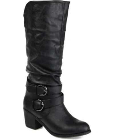 JOURNEE COLLECTION WOMEN'S LATE ROUCHED BUCKLE MID SHAFT BLOCK HEEL BOOTS