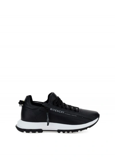 Givenchy Spectre Runner Sneakers In Black