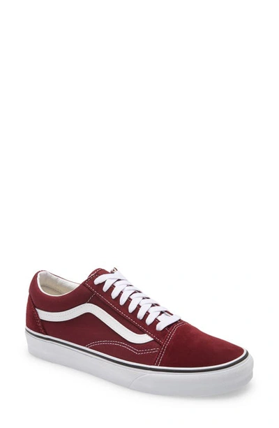 Vans Old Skool Trainer In Red