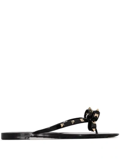 Valentino Garavani The Rockstud Rubber Flip Flops In Black