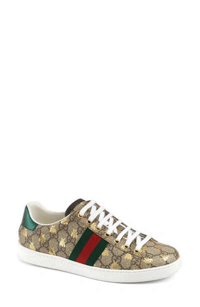 Gucci Beige Gg Supreme Ace Bee Trainers In Green