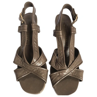 Pre-owned Marc Jacobs Grey Patent Leather Sandals