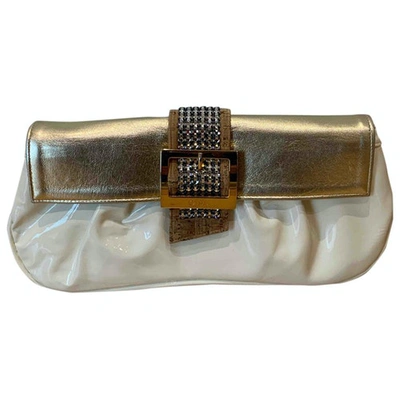 Pre-owned Gina Patent Leather Clutch Bag In White