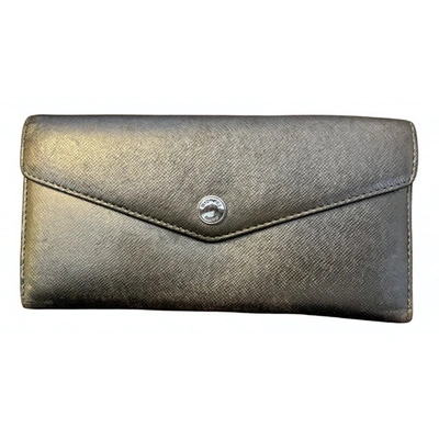 Pre-owned Michael Kors Leather Wallet In Silver