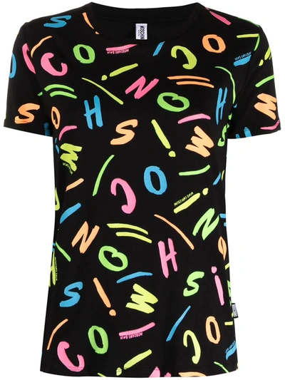 Moschino T-shirt With Multicolor All Over Logo - In Black