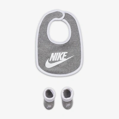 Nike Baby Bib And Booties Set In Grey