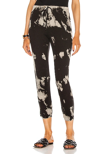 Enza Costa Silk-cashmere Marble Jogger Pants In Black Ionic