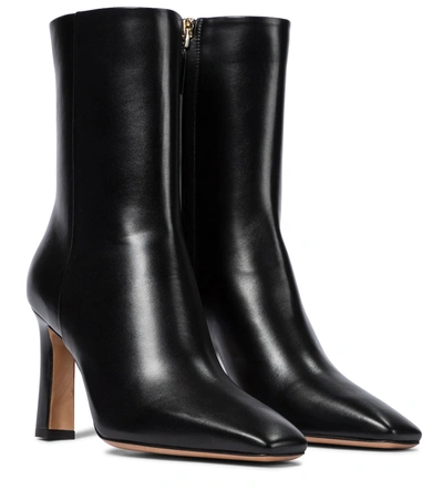 Valentino Garavani Rockstud Leather Boots In Black
