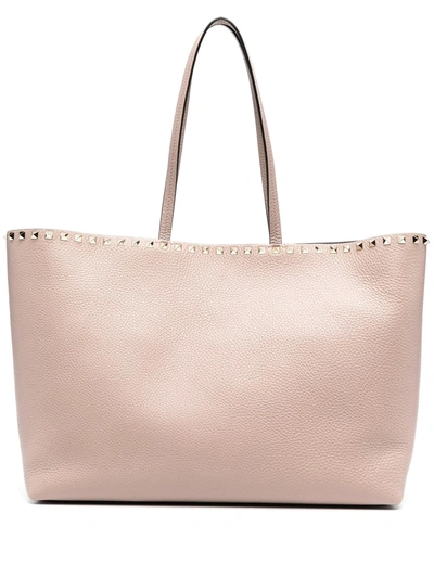 Valentino Garavani Rockstud Large Grainy Leather Shopper Tote In Poudre