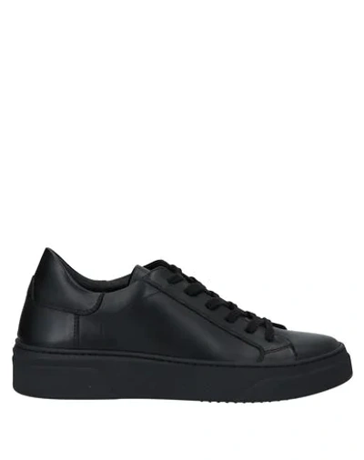 Ylati Sneakers In Black