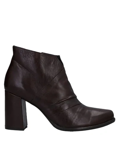 Oasi Ankle Boots In Dark Brown