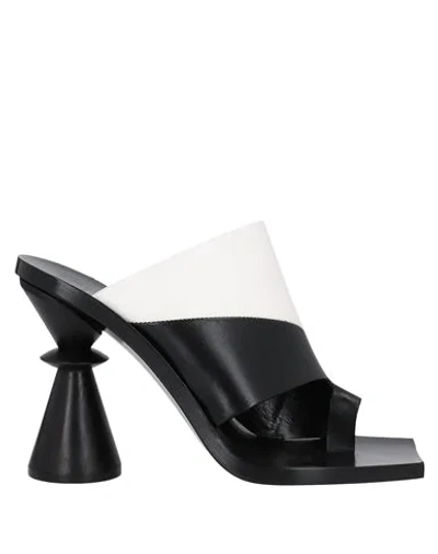 Givenchy Toe Strap Sandals In Black