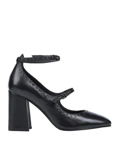 Adele Dezotti Pumps In Black