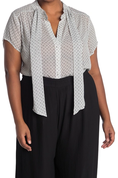 Pleione Short Sleeve Tie Front Blouse In White Blk Tile