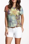 Go Couture Floral Print Short Sleeve T-shirt In Camel