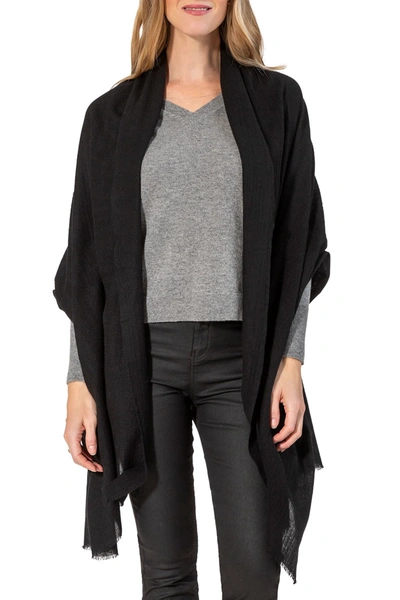 Amicale Cashmere Light Weight Wrap In 001blk