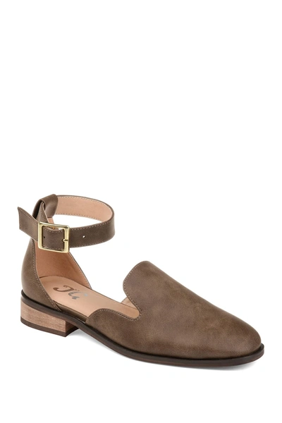 Journee Collection Journee Loreta Ankle Buckle Flat In Brown