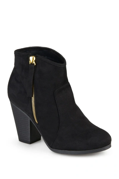 Journee Collection Link Round Toe Bootie In Black