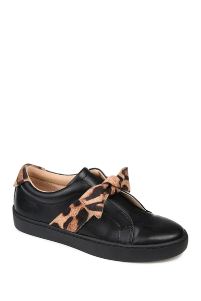 Journee Collection Ash Sneaker In Black