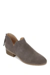 Kenneth Cole Side Skip Suede Ankle Boot In Concrete