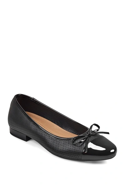 Aerosoles Outrun Perforated Ballet Flat In Black Combo