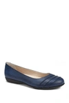 White Mountain Footwear Clara Ballet Flat In Navy/burnished/smoot
