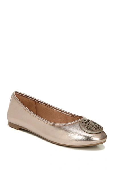 Circus By Sam Edelman Colleen Skimmer Flat In Gold