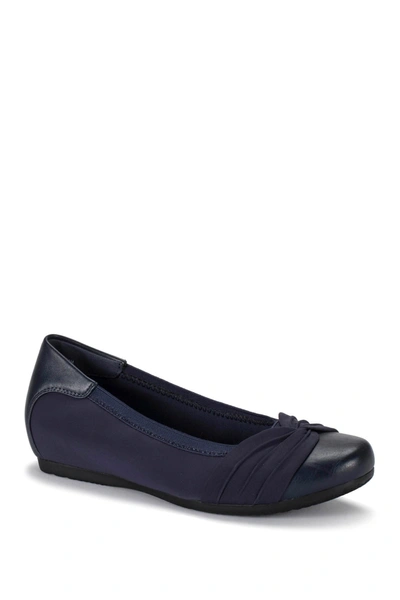 Baretraps Marcie Closed Toe Flat In Navy