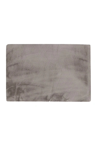 Luxe Faux Fur Rectangular Throw 5' X 8' In Grey