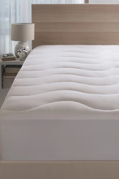 Allied Home Coolmax King Moisture Wicking Performance Mattress Pad In White