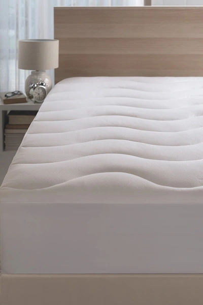 Allied Home Coolmax Queen Moisture Wicking Performance Mattress Pad In White