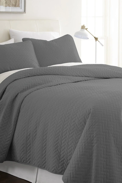 Ienjoy Home Home Spun Premium Ultra Soft Herring Pattern Quilted King Coverlet Set In Gray