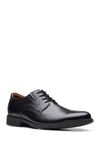 Clarks Whiddon Plaid Toe Oxford In Black Leat
